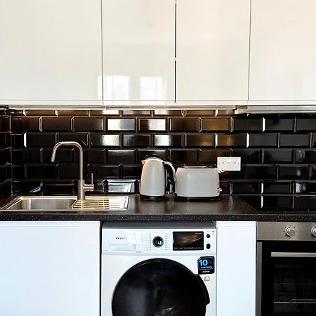 Deluxe City Centre Two Bedroom - Grand Central House 直布罗陀 外观 照片