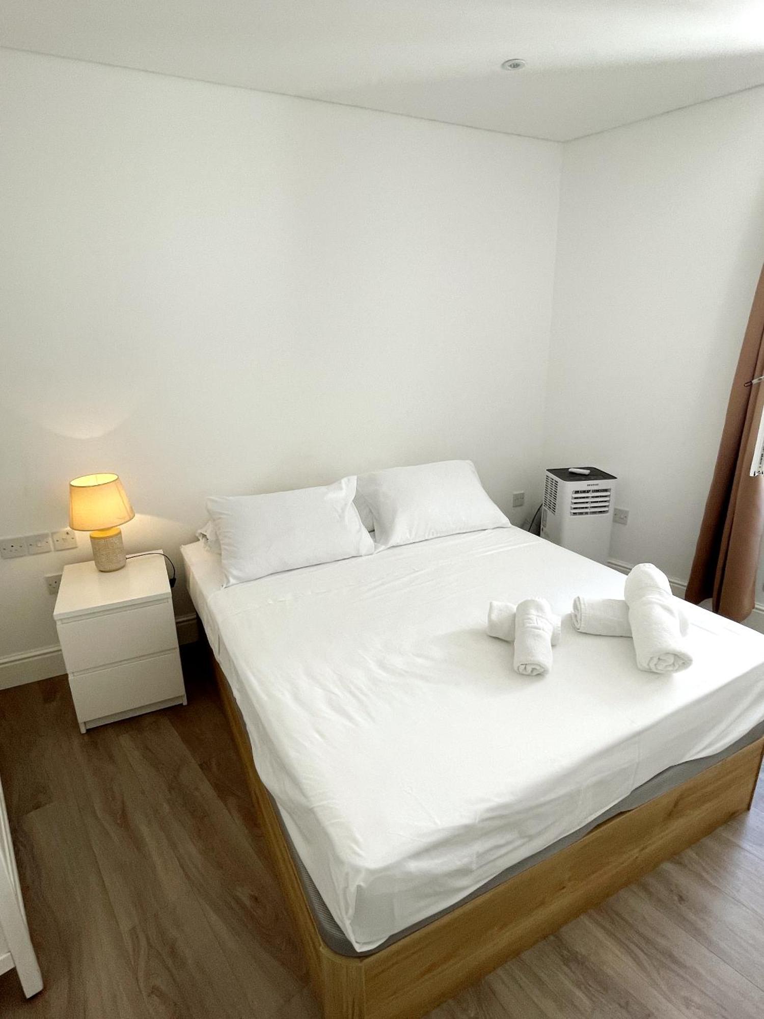 Deluxe City Centre Two Bedroom - Grand Central House 直布罗陀 外观 照片