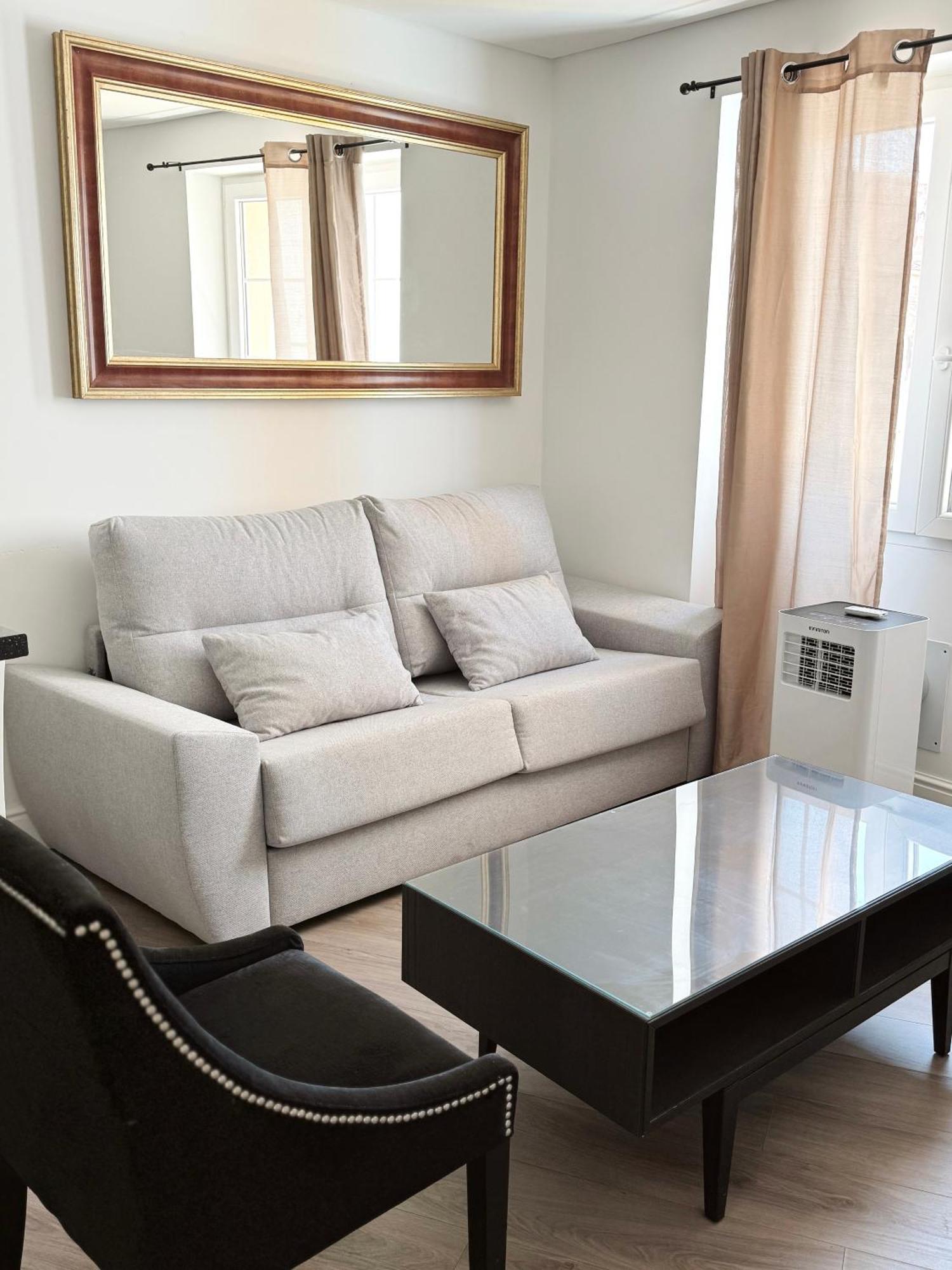 Deluxe City Centre Two Bedroom - Grand Central House 直布罗陀 外观 照片