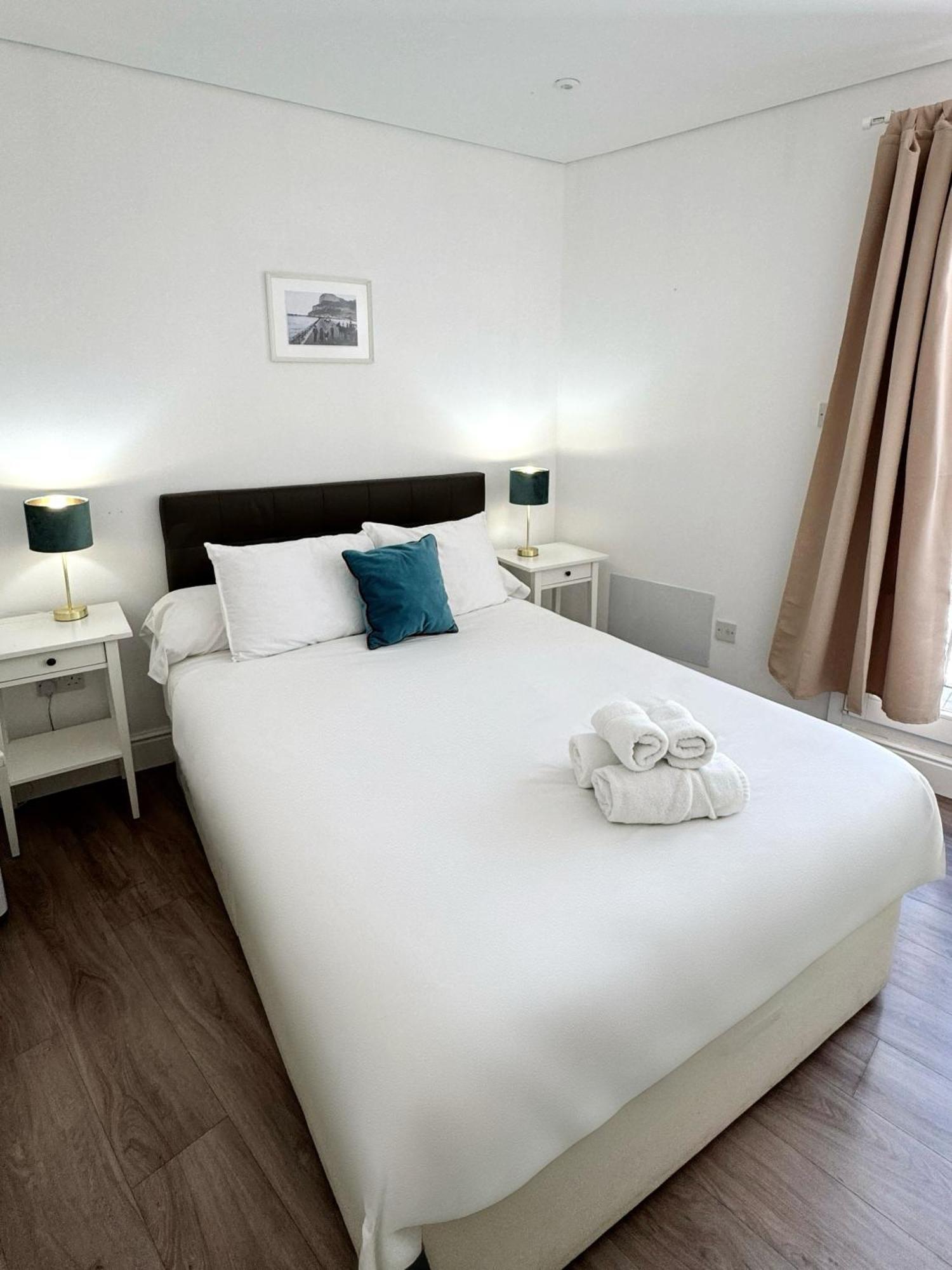 Deluxe City Centre Two Bedroom - Grand Central House 直布罗陀 外观 照片
